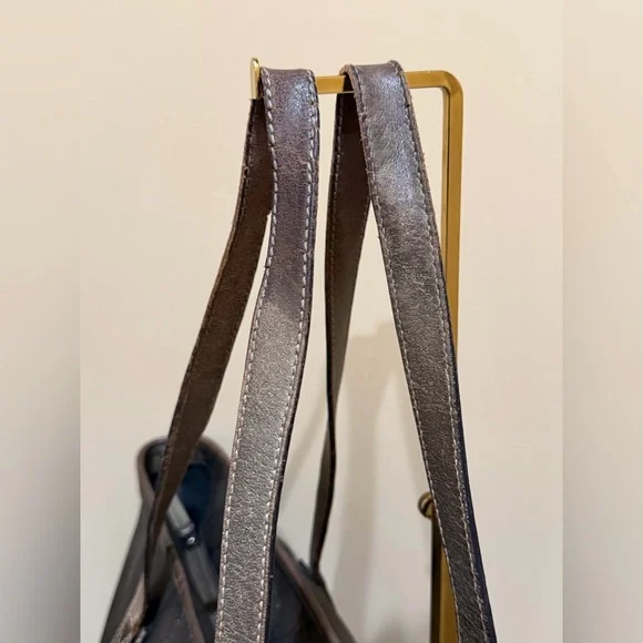 Gucci Metallic Monogram Zip Top Tote Bag - Picture 3 of 14